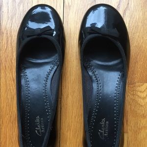 Clarks Artisan Black Paten Leather Ballet Flats